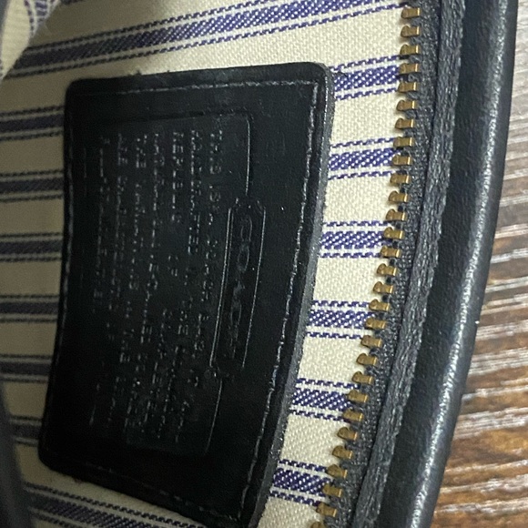 Vintage Coach 1990’s cosmetic case - Picture 5 of 6